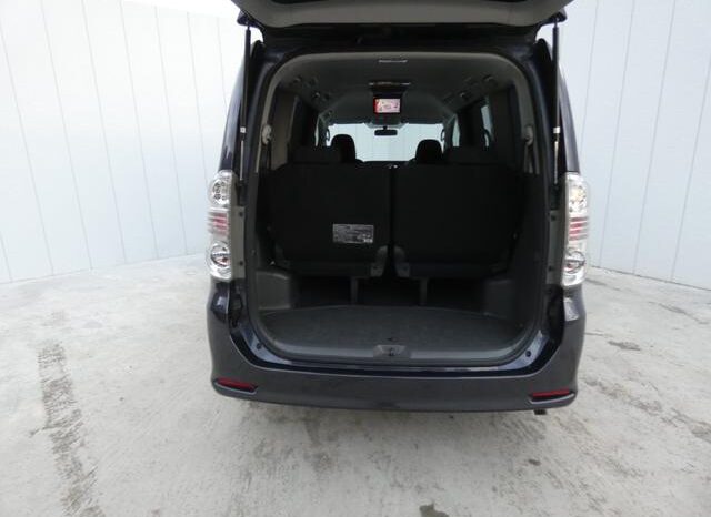 
								TOYOTA VOVY 2008 full									