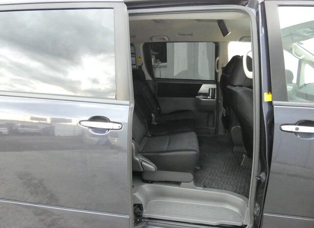 
								TOYOTA VOVY 2008 full									