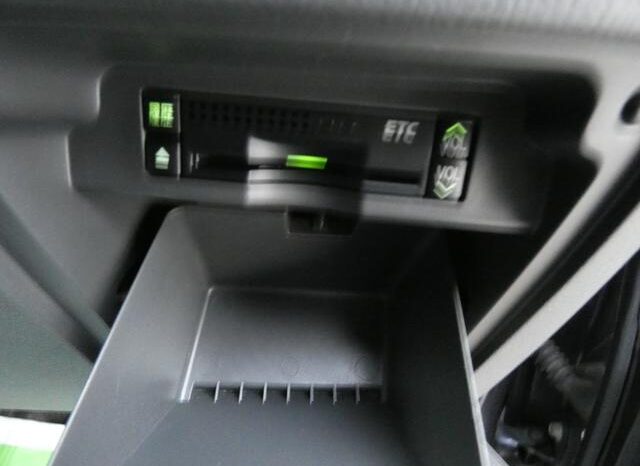 
								TOYOTA VOVY 2008 full									