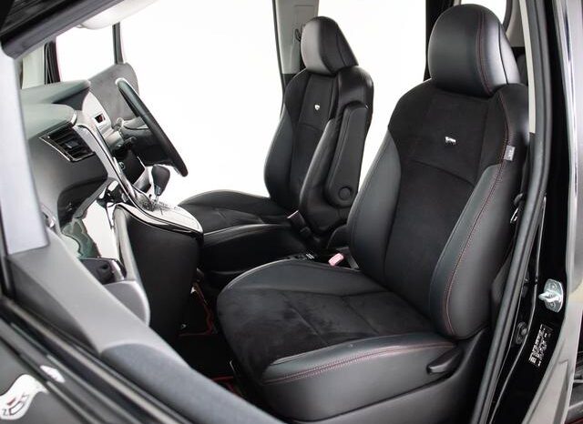 
								TOYOTA VELLFIRE 2012 full									