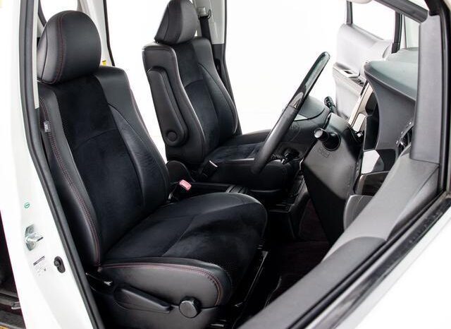 
								TOYOTA VELLFIRE 2012 full									