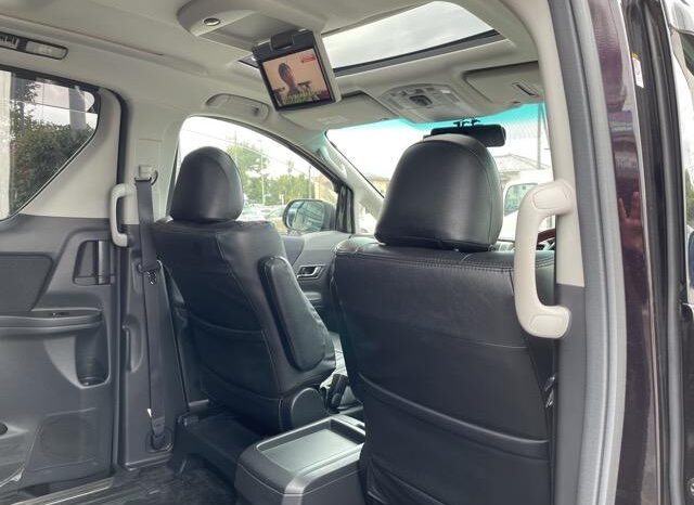 
								TOYOTA VELLFIRE 2008 full									