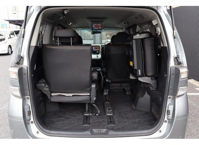 
								TOYOTA VELLFIRE 2011 full									