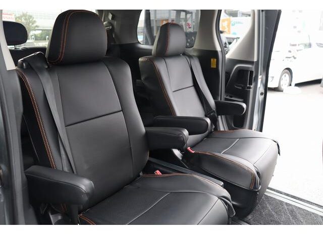 
								TOYOTA VELLFIRE 2011 full									