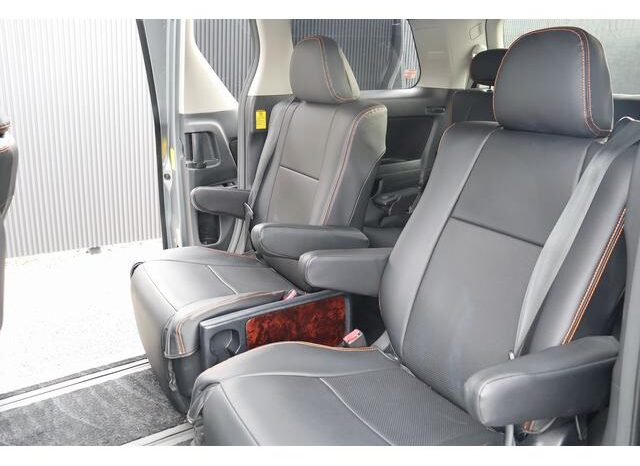 
								TOYOTA VELLFIRE 2011 full									