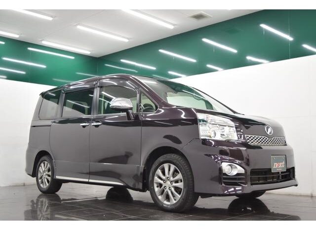 
								TOYOTA VOXY 2013 full									