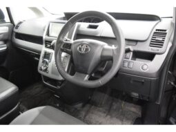 
										TOYOTA VOXY 2013 full									