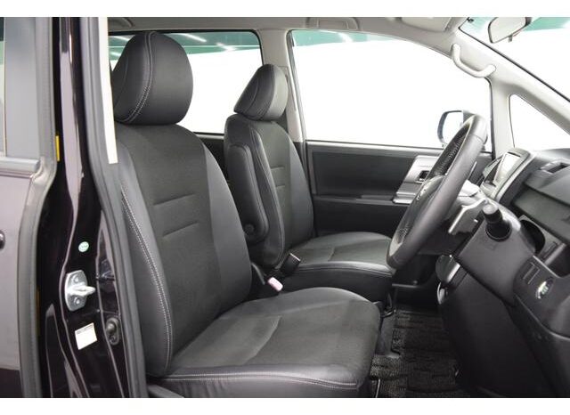 
								TOYOTA VOXY 2013 full									