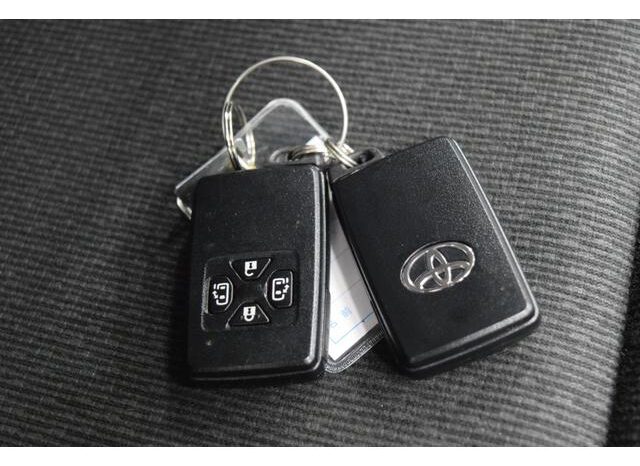 
								TOYOTA VOXY 2013 full									