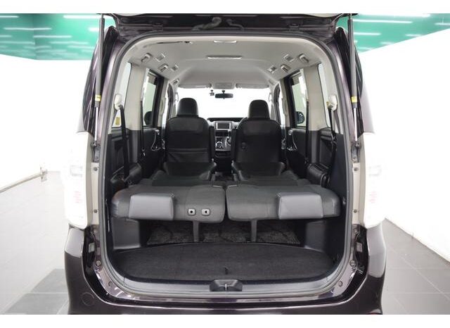 
								TOYOTA VOXY 2013 full									