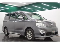 
										TOYOTA VOXY 2013 full									