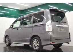 
										TOYOTA VOXY 2013 full									