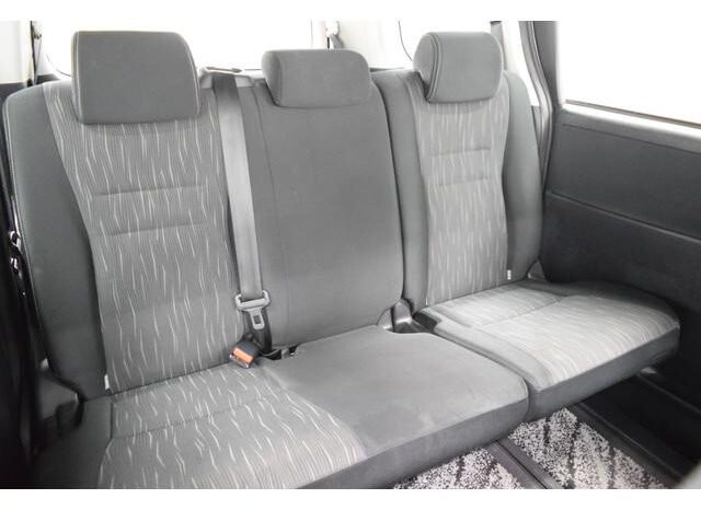 
								TOYOTA VOXY 2013 full									