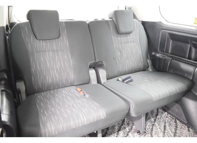 
								TOYOTA VOXY 2013 full									