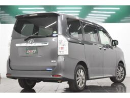 
										TOYOTA VOXY 2013 full									