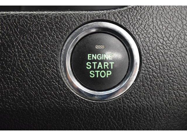 
								TOYOTA VOXY 2013 full									