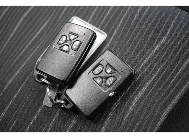 
								TOYOTA VOXY 2013 full									