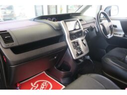 
										TOYOTA VOXY 2013 full									