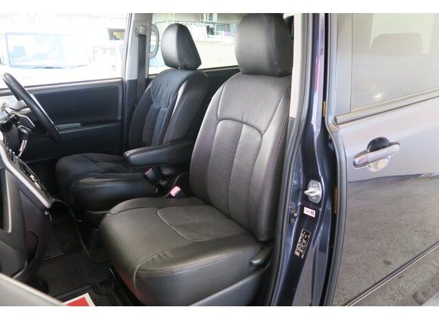 
								TOYOTA VOXY 2013 full									