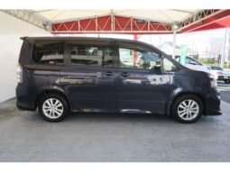 
										TOYOTA VOXY 2013 full									