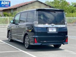 
										TOYOTA VOXY 2020 full									