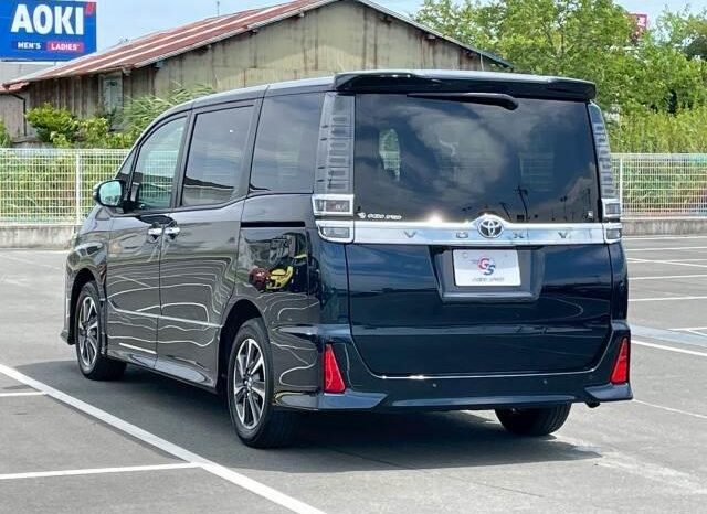 
								TOYOTA VOXY 2020 full									