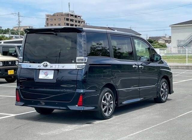 
								TOYOTA VOXY 2020 full									