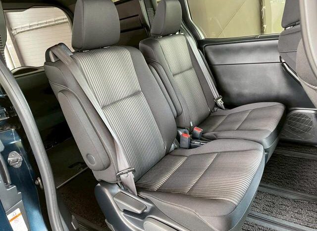 
								TOYOTA VOXY 2020 full									