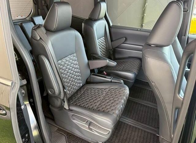 
								TOYOTA VOXY 2023 full									