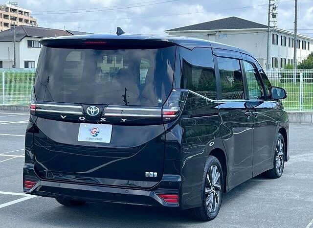 
								TOYOTA VOXY 2023 full									