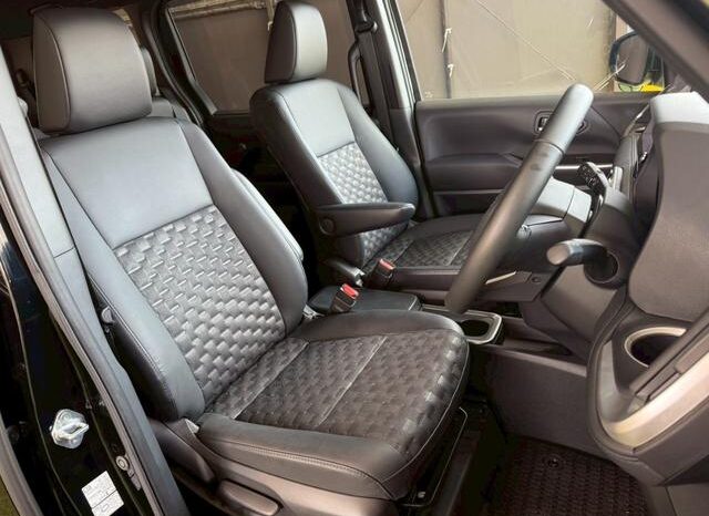 
								TOYOTA VOXY 2023 full									