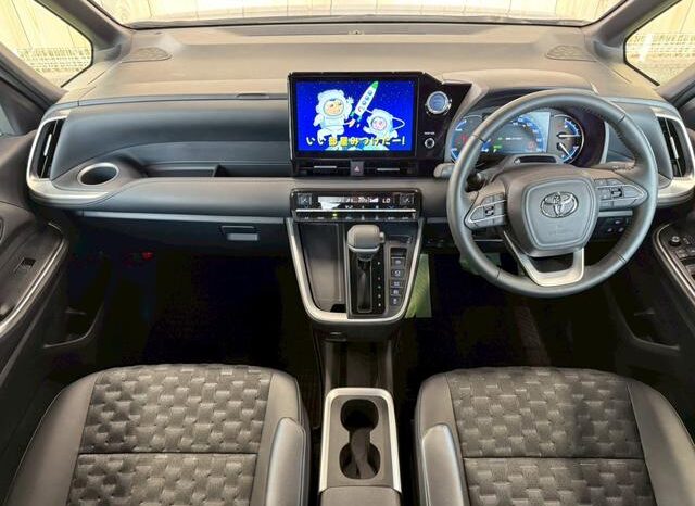 
								TOYOTA VOXY 2023 full									