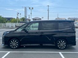 
										TOYOTA VOXY 2023 full									