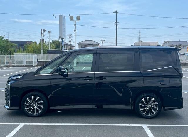 
								TOYOTA VOXY 2023 full									