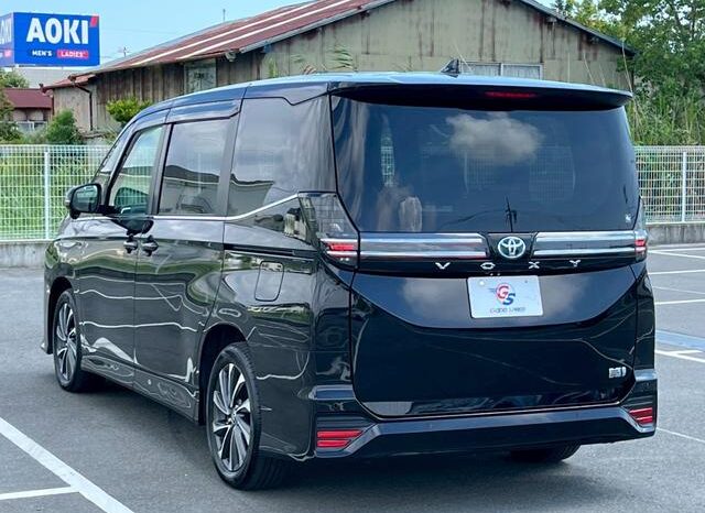 
								TOYOTA VOXY 2023 full									