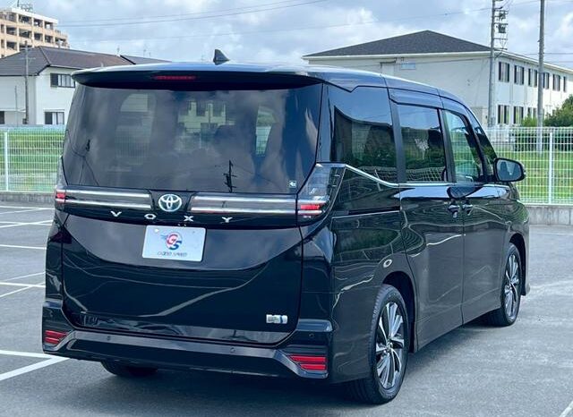 
								TOYOTA VOXY 2023 full									