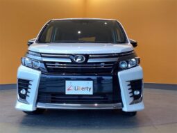 
										TOYOTA VOXY 2016 full									