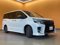 
										TOYOTA VOXY 2016 full									
