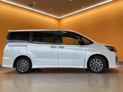 
										TOYOTA VOXY 2016 full									