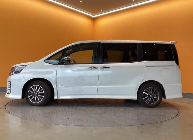 
								TOYOTA VOXY 2016 full									