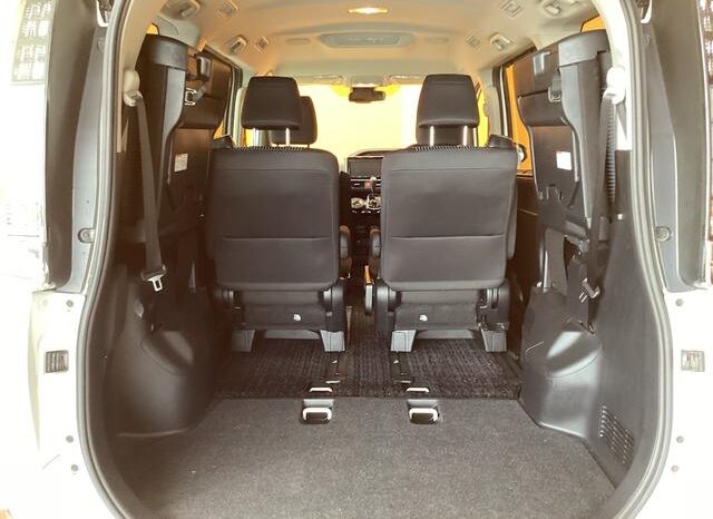 
								TOYOTA VOXY 2016 full									