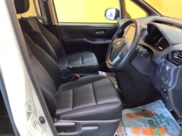 
										TOYOTA VOXY 2016 full									