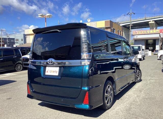 
								TOYOTA VOXY 2020 full									