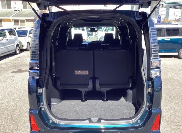 
								TOYOTA VOXY 2020 full									