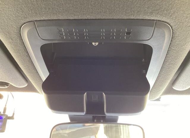 
								TOYOTA VOXY 2020 full									