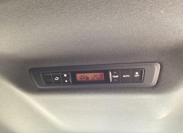 
								TOYOTA VOXY 2020 full									