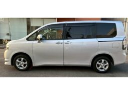 TOYOTA VOVY 2008