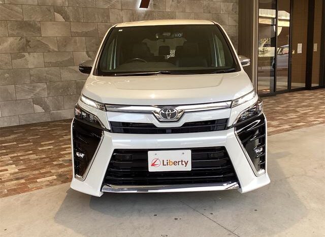 
								TOYOTA VOXY 2020 full									