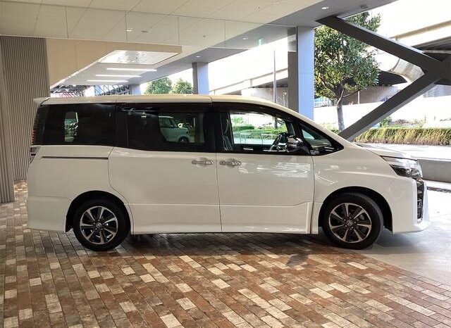 
								TOYOTA VOXY 2020 full									