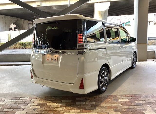 
								TOYOTA VOXY 2020 full									